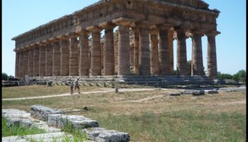 الرموز المعمارية: الرمزية في المباني اليونانية